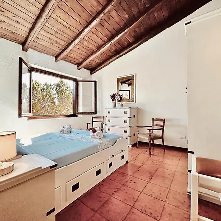 I Caprifogli Two-bedroom House 400m From The Baja Sardinia